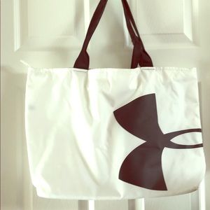 Carry-all bag tote by Under Armour